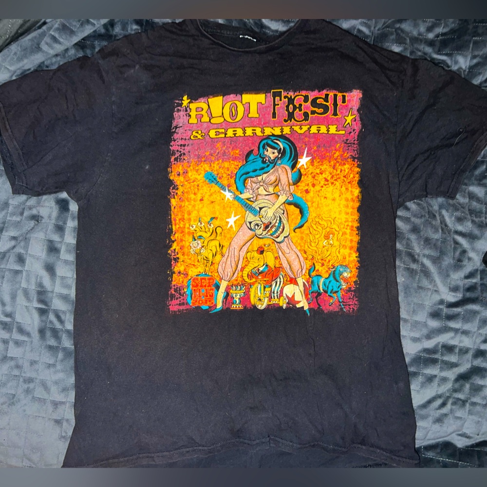 Riot Fest Chicago 2015 T Tee Shirt Size L Unisex Cotton Official Clean